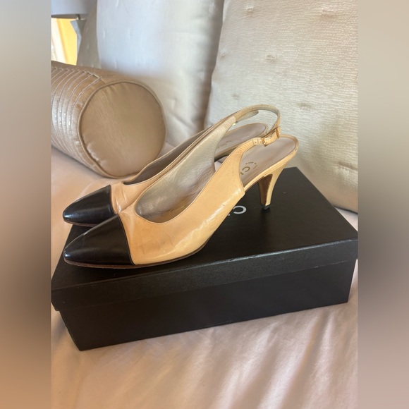 Chanel vintage heels - Picture 1 of 4